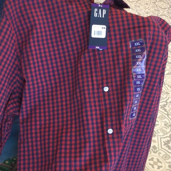 - GAP men’s long sleeved button down casual poplin shirt. - Picture 7 of 11
